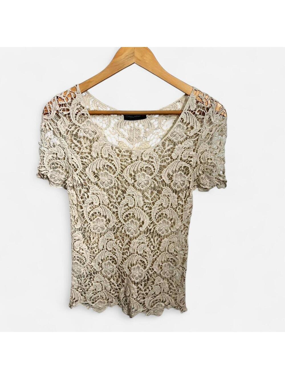 Vintage Women's Cream and Tan Crochet Lace Shirt